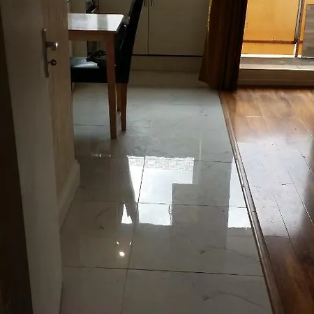 Stunning Apartment Private Garden Лондон Экстерьер фото