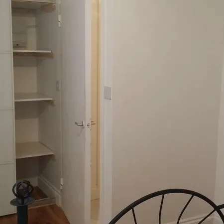 Stunning Apartment Private Garden Лондон Экстерьер фото