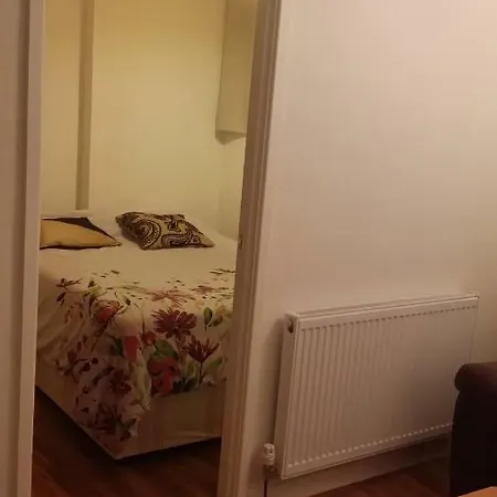 Stunning Apartment Private Garden Лондон Экстерьер фото