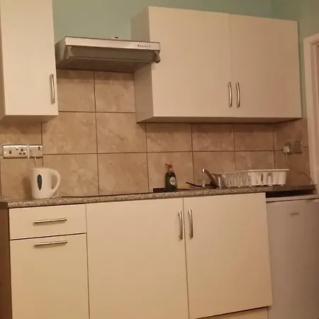 Stunning Apartment Private Garden Лондон Экстерьер фото