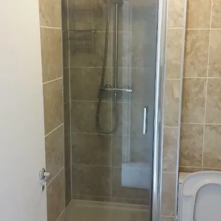Stunning Apartment Private Garden Лондон Экстерьер фото